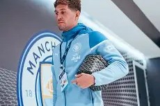 开云体育-赛地聚焦：社区盾今夜热度飙升，勒沃库森复出首秀，信心回归，身体对抗强度拉满